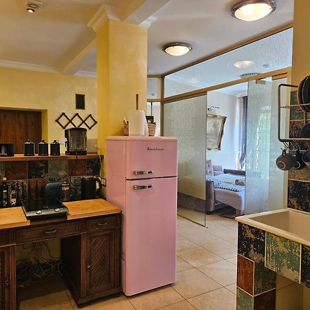 Barrister'S Apartments With Fireplace โชเล ภายนอก รูปภาพ