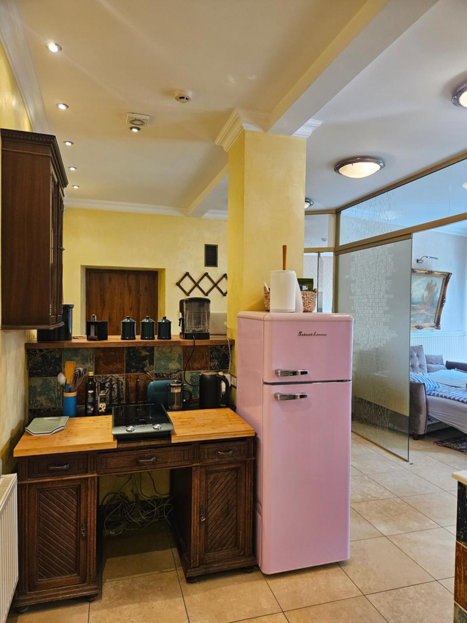 Barrister'S Apartments With Fireplace โชเล ภายนอก รูปภาพ